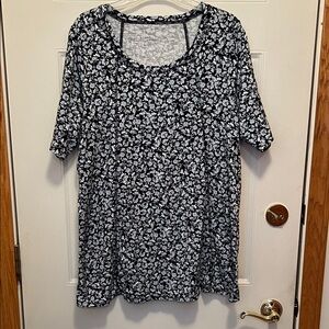 J Jill Pima Seamed Elbow Sleeve Tunic Blue Floral.  Size:  XL
